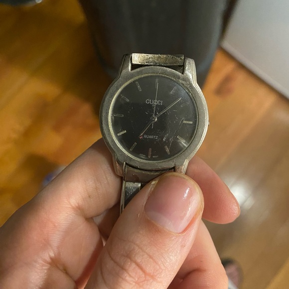 Vintage GUCCI Watch - Picture 3 of 3